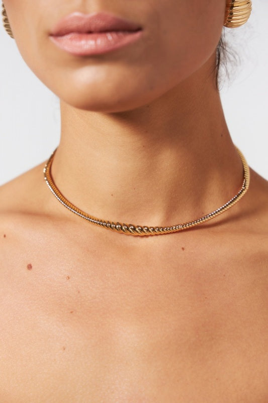 Croissant Malleable Golden Choker